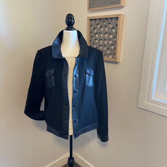 Karl Lagerfeld NWOT Vegan Blazer / Jacket with Faux leather Trim - Picture 8 of 11